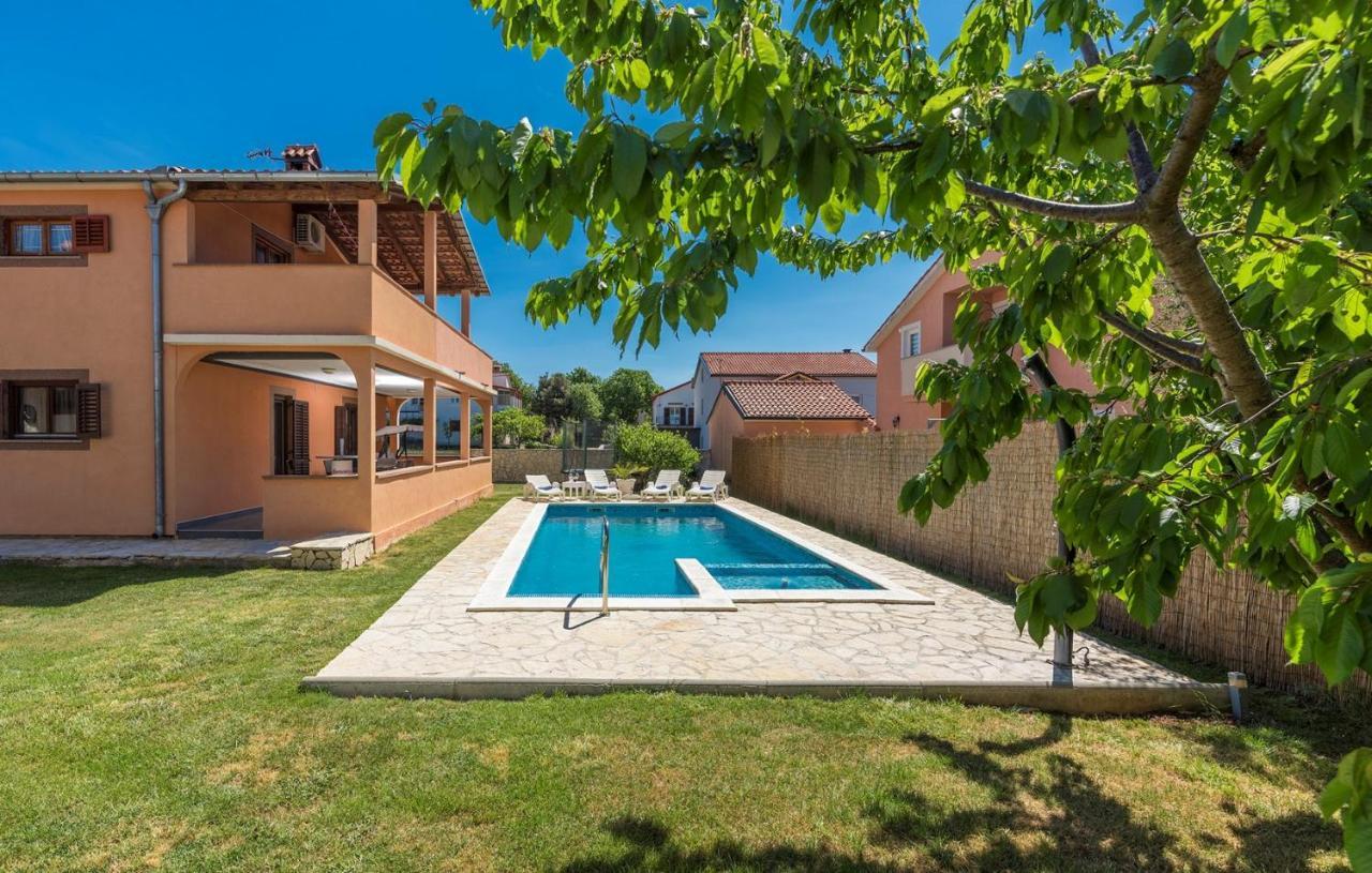 Emanuela With Private Pool Διαμέρισμα Loborika Εξωτερικό φωτογραφία