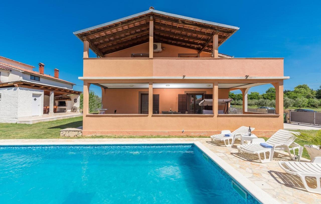 Emanuela With Private Pool Διαμέρισμα Loborika Εξωτερικό φωτογραφία